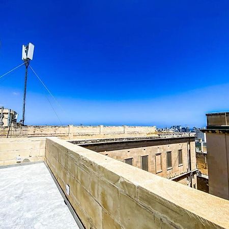 Designer Duplex Penthouse In Floriana Apartment Ngoại thất bức ảnh