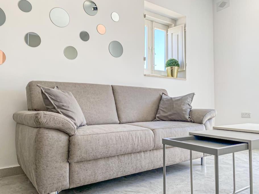 Designer Duplex Penthouse In Floriana Apartment Ngoại thất bức ảnh